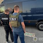 У Тернополі затримали зловмисника, який вимагав і отримав 2000 євро хабаря
