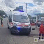 В Озерній автомобіль швидкої потрапив у ДТП. Троє людей травмовано