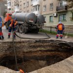 Аварія каналізаційного колектора на Руській: рух транспорту на даній ділянці міста ускладнений