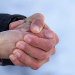 У Зборові на території автомийки замерз чоловік