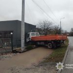 Аварія у Ланівцях: водій вантажівки DAF в’їхав у магазин