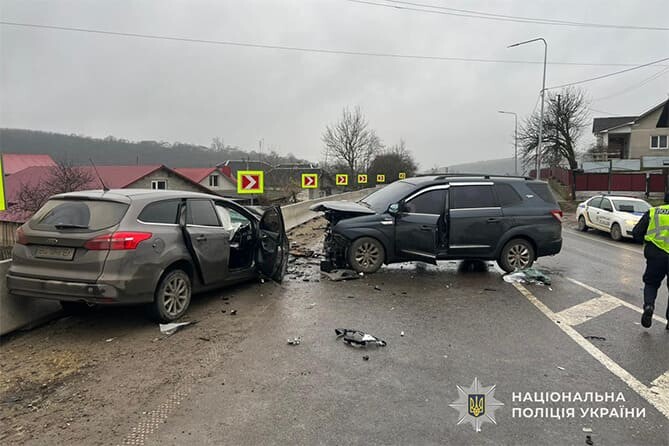 В аварії поблизу Теребовлі травмувався водій мінівена