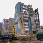 У Тернополі розпочався демонтаж будинку на вул. Стуса, зруйнованого російською ракетою