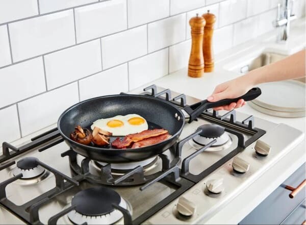 Сковороди для індукційної плити: як обрати і де купити