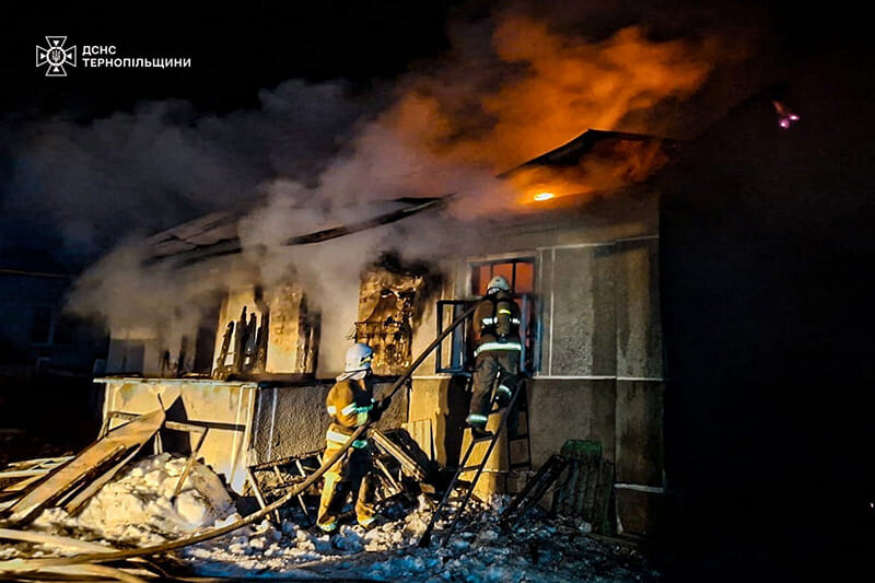 На Кременеччині згорів будинок. Загинула жінка