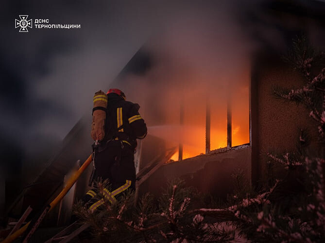 На Бережанщині під час пожежі будинку травмувалася жінка