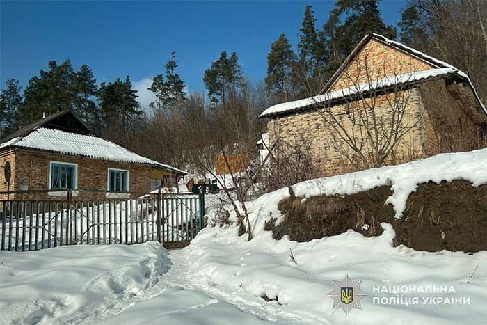 Жительку Шумщини госпіталізували із підозрою на сказ: вона розбороняла собак та лисицю