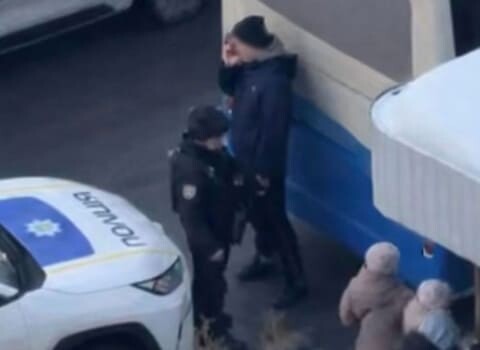 У Тернополі двоє молодиків побили водія маршрутки та пасажира