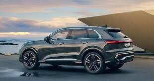 Audi Q5: історія успіху та огляд поколінь еталонного кросовера