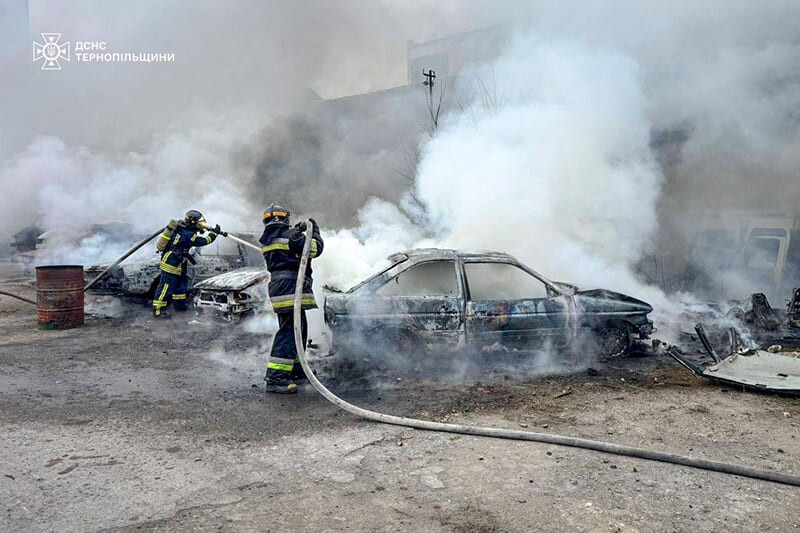 У Кременці згорів автомобіль “Ford Escort”