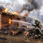 На Шумщині згоріла господарська будівля