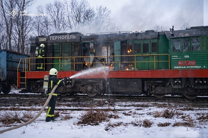 Поблизу Тернополя загорівся тепловоз