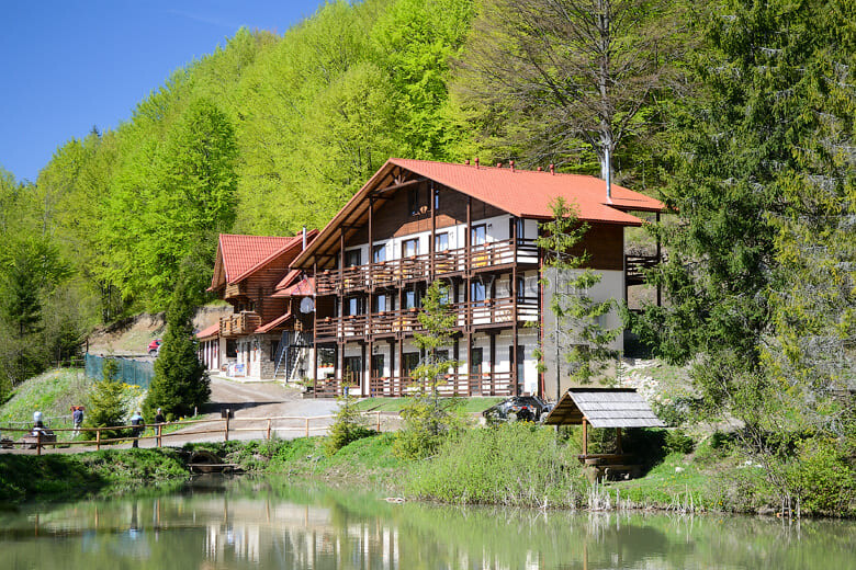 Відпочинок у Закарпатті: унікальні традиції, кухня та гірські пейзажі