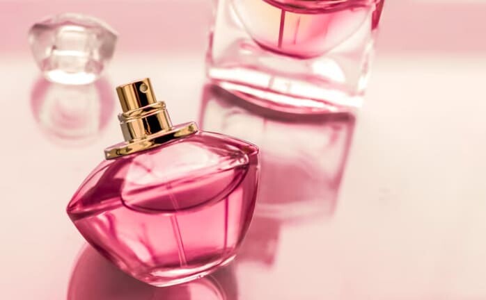 Стійкість парфумів: Розкриваємо секрети довготривалого аромату від туалетної води до ексклюзивних духів