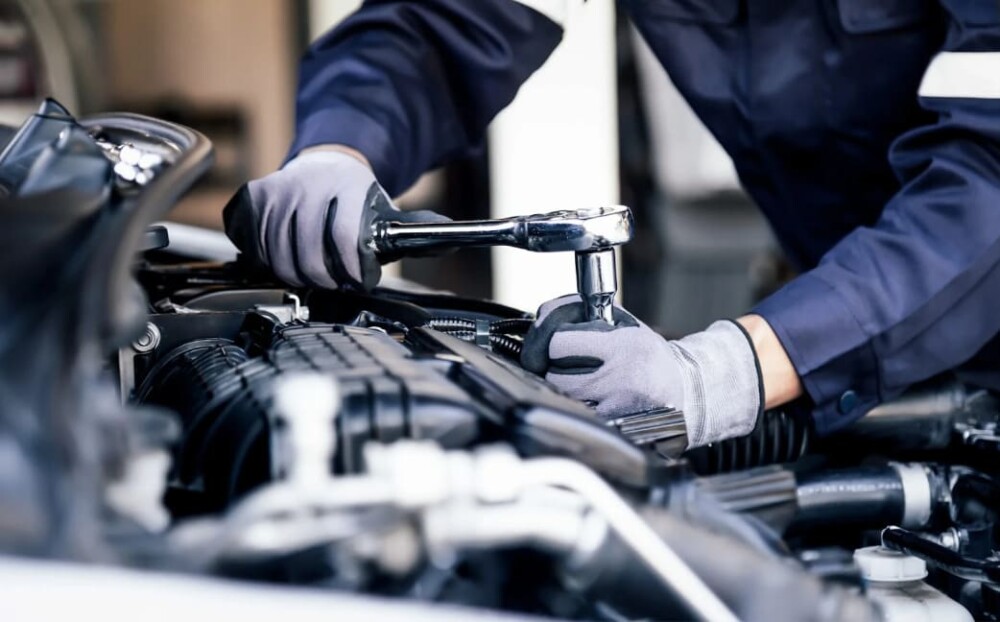 Як зекономити на ремонті авто за допомогою базового інструменту?