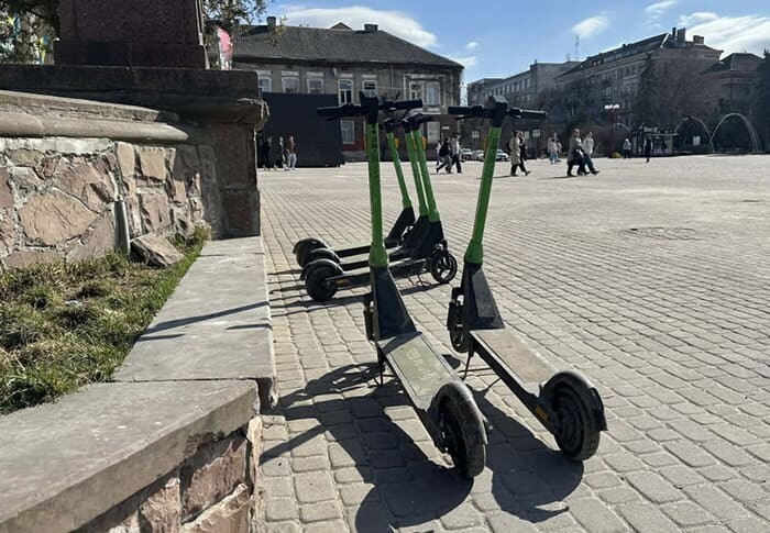 У центрі Тернополя вводиться заборона на рух електросамокатів та мопедів