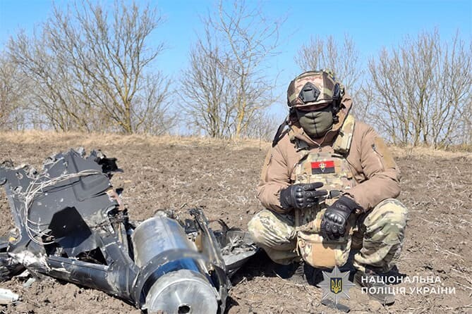 Житель Тернопільського району у полі знайшов збитого “шахеда”, який не здетонував