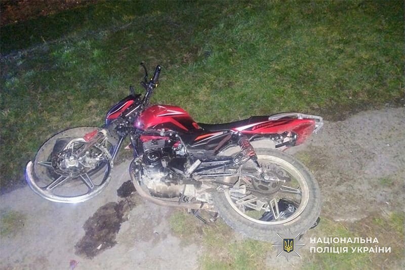 Поблизу Тернополя п’яний 17-річний мотоцикліст скоїв ДТП. Двоє травмованих