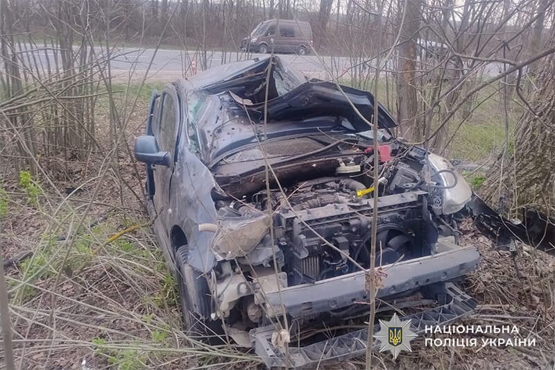 В аварії поблизу Тернополя травмувалися водійка легкового авто та її трирічна дитина