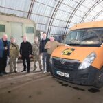 Сергій Надал на фронті передав воїнам 105-ої бригади ТРО автомобіль, квадрокоптери та іншу техніку