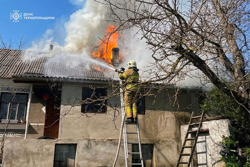 На Шумщині горів житловий будинок