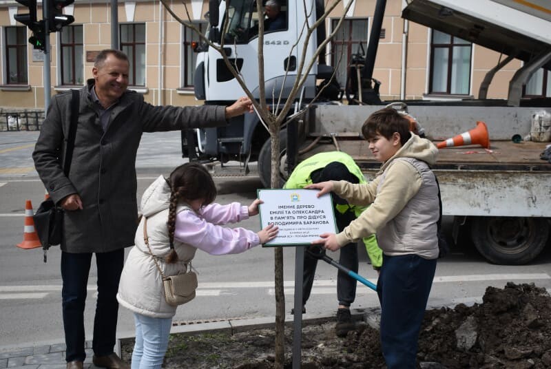 Тернопіль озеленюється і допомагає ЗСУ: Сергій Надал
