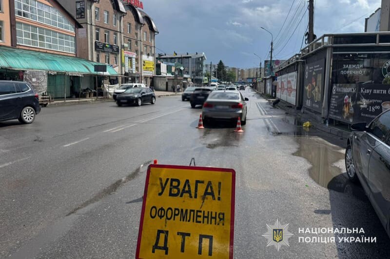 У Тернополі водій автомобіля BMW збив жінку