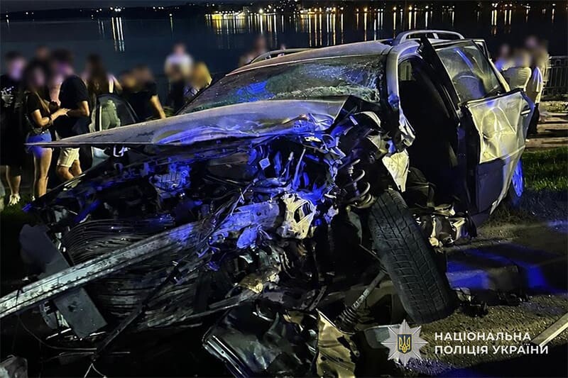 У Тернополі 19-річний водій BMW скоїв смертельну аварію (ФОТО)