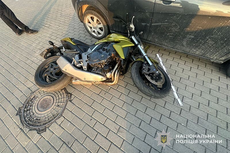 В аварії у Тернополі травмувався водій мотоцикла