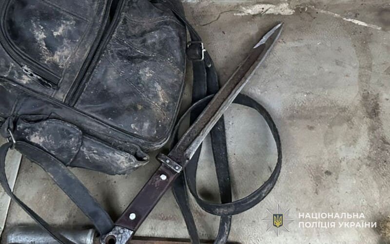 Житель Теребовлі погрожував поліцейським ножем