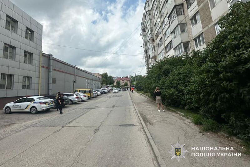 У Тернополі нетверезий водій джипа травмував двох жінок та втік з місця ДТП