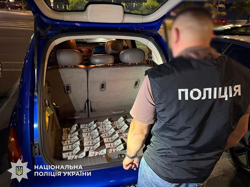 У Тернополі затримали держслужбовця, який за 2500 доларів обіцяв зняти з розшуку ТЦК