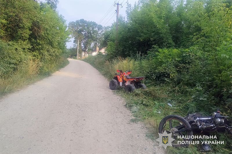 У Козлові зіткнулися квадроцикл і мотоцикл. Троє дітей травмовані