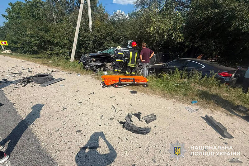 На Тернопільщині зіткнулися три автомобілі. Є травмовані
