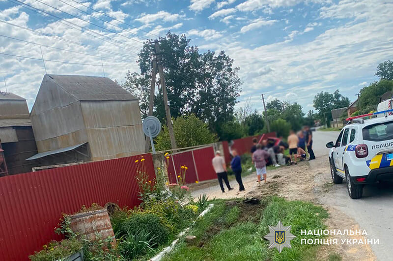 У Скоморохах водій “Лади” втікав від поліції і скоїв ДТП