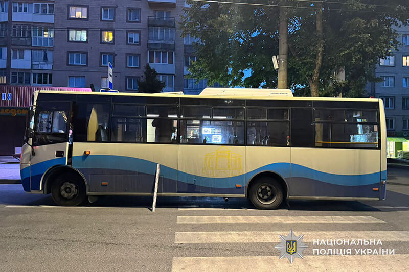 У Тернополі водій автобуса збив жінку на пішохідному переході