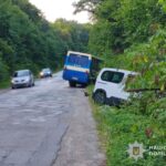 У Борщівській громаді рейсовий автобус потрапив у ДТП