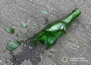 На Шумщині чоловік кинув у 16-річного мотоцикліста пляшку пива