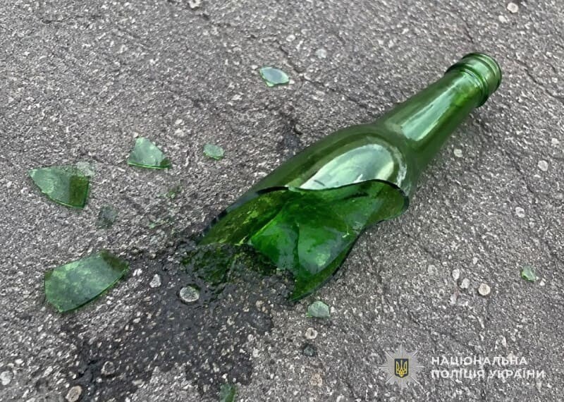 На Шумщині чоловік кинув у 16-річного мотоцикліста пляшку пива