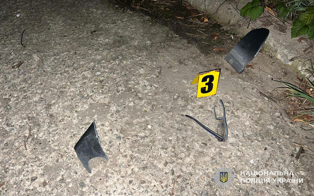 На Бережанщині водій невстановленого авто збив пішохода і втік з місця ДТП