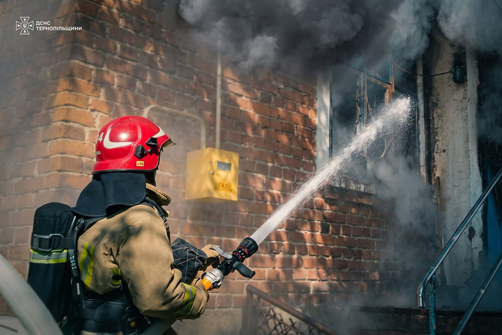 На Підгаєччині під час пожежі житлового будинку травмувався чоловік