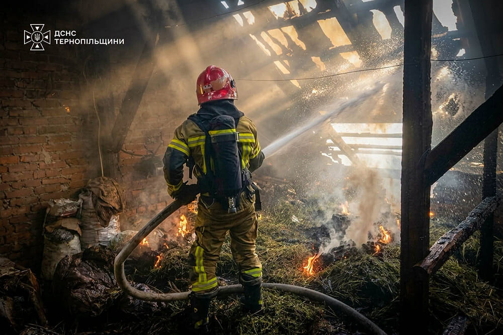 У Копичинцях горів житловий будинок