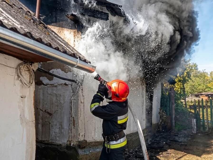 На Зборівщині горів житловий будинок