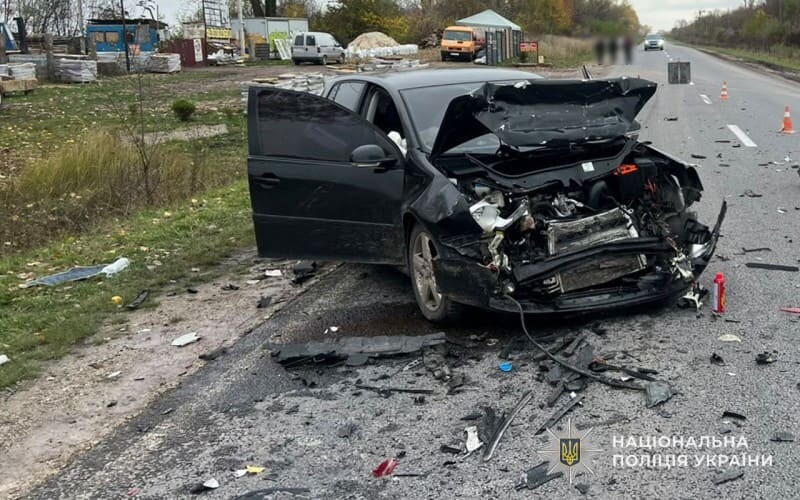На Теребовлянщині зіткнулися два легкових авто. Обоє водіїв травмовані