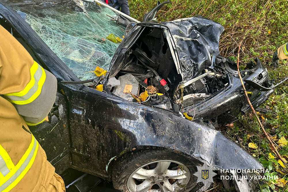 На Зборівщині внаслідок ДТП загинув 29-річний водій “Мерседесу”
