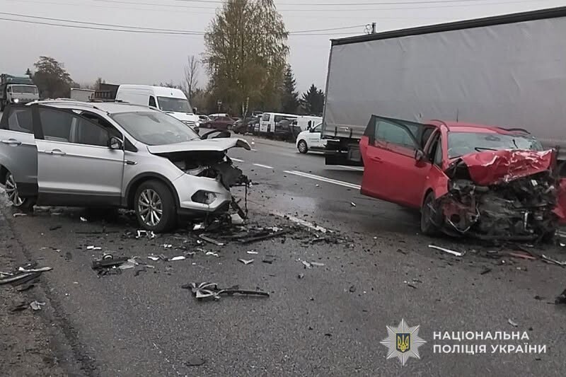 В аварії поблизу Тернополя одна людина загинула і ще 3 – травмовано