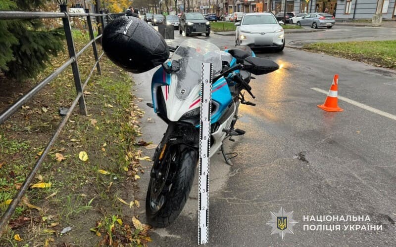 У Тернополі в лікарні померла 32-річна жінка, яку збив мотоцикліст