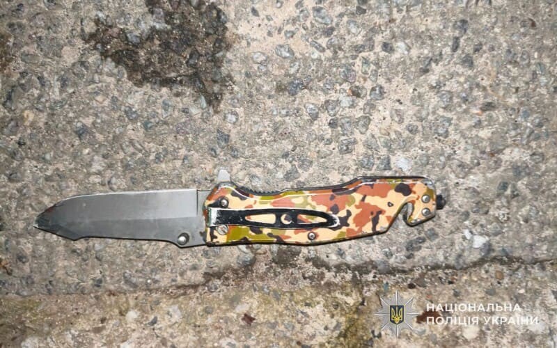 У Чорткові на автозаправці 18-річний юнак отримав ножове поранення